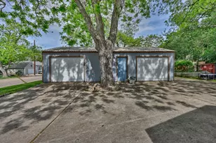 1501 S Austin St, Brenham, TX 77833 - Photo 25
