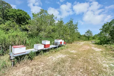 309 Old Liberty Road, Liberty, TX 77575 - Photo 11