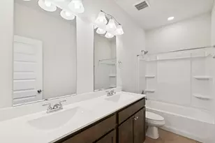 649 Woodhaven Lks Dr, La Marque, TX 77568 - Photo 21