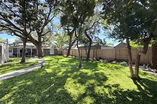 8210 Buffalo Speedway, Houston, TX 77025 - Photo 27