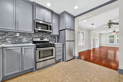 1929 Hawthorne Street, Houston, TX 77098 - Photo 15