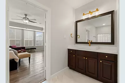 2833 Shadow Woods Court, Houston, TX 77043 - Photo 19