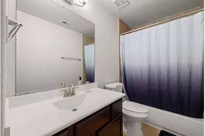 2833 Shadow Woods Court, Houston, TX 77043 - Photo 31