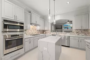 2833 Shadow Woods Ct, Houston, TX 77043 - Photo 11