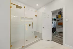 2833 Shadow Woods Ct, Houston, TX 77043 - Photo 21