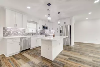 6027 Kenilwood Drive, Houston, TX 77033 - Photo 9