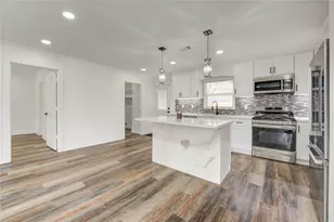 6027 Kenilwood Dr, Houston, TX 77033 - Photo 17