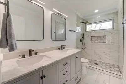 6027 Kenilwood Drive, Houston, TX 77033 - Photo 23