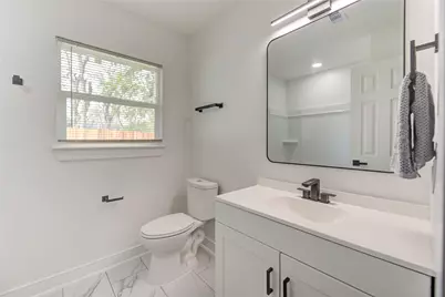 6027 Kenilwood Drive, Houston, TX 77033 - Photo 35