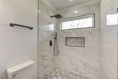 6027 Kenilwood Drive, Houston, TX 77033 - Photo 25