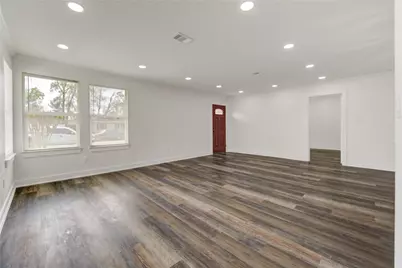 6027 Kenilwood Drive, Houston, TX 77033 - Photo 7