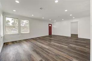 6027 Kenilwood Dr, Houston, TX 77033 - Photo 7