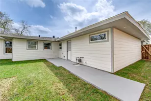 6027 Kenilwood Dr, Houston, TX 77033 - Photo 41