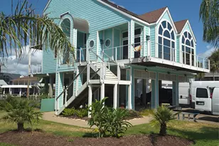 129 Quayside Dr, Tiki Island, TX 77554 - Photo 1