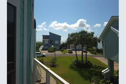 129 Quayside Drive, Tiki Island, TX 77554 - Photo 11