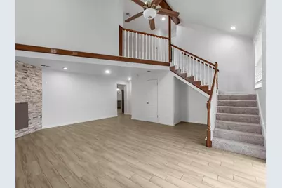 5747 Fontenelle Drive, Houston, TX 77035 - Photo 9