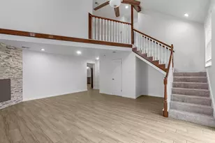 5747 Fontenelle Dr, Houston, TX 77035 - Photo 9