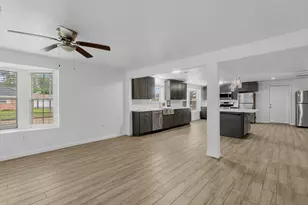 5747 Fontenelle Dr, Houston, TX 77035 - Photo 3