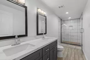 5747 Fontenelle Dr, Houston, TX 77035 - Photo 15