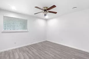 5747 Fontenelle Dr, Houston, TX 77035 - Photo 17