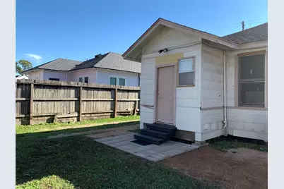 206 Cosmos Street, Houston, TX 77009 - Photo 11