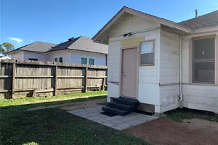 206 Cosmos St, Houston, TX 77009 - Photo 11