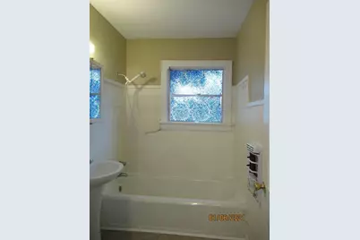 318 Circle Way Street, Lake Jackson, TX 77566 - Photo 5