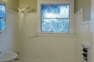 318 Circle Way St, Lake Jackson, TX 77566 - Photo 5