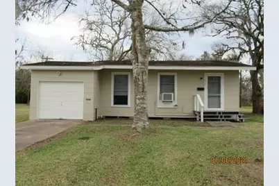 318 Circle Way Street, Lake Jackson, TX 77566 - Photo 1