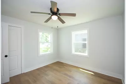 218 Evans Street, Angleton, TX 77515 - Photo 23