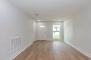 218 Evans St, Angleton, TX 77515 - Photo 3