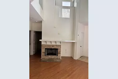 16 Scarlet Woods Court, The Woodlands, TX 77380 - Photo 5