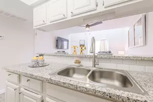 8162 Richmond Ave, Houston, TX 77063 - Photo 9