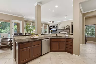 147 W Crystal Canyon Circle, The Woodlands, TX 77389 - Photo 15