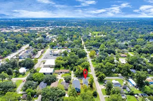 1316 W Willis St, Alvin, TX 77511 - Photo 37