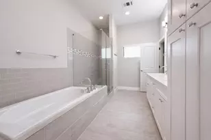 10806 Warwana Rd, Houston, TX 77043 - Photo 23