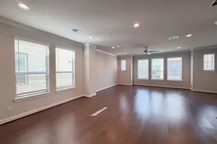 10707 Centre Forest Dr, Houston, TX 77043 - Photo 3