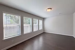 10707 Centre Forest Dr, Houston, TX 77043 - Photo 9