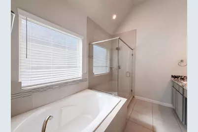 10707 Centre Forest Drive, Houston, TX 77043 - Photo 19