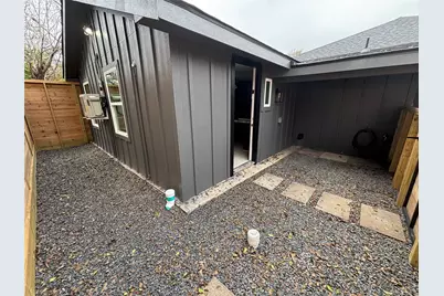 430 B N Hutcheson Street, Houston, TX 77003 - Photo 3