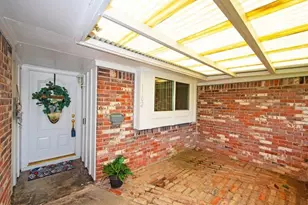 1102 E Rutgers Ln, Deer Park, TX 77536 - Photo 3