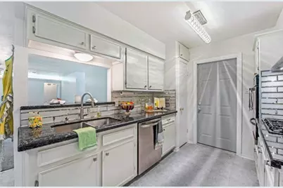 1102 E Rutgers Lane, Deer Park, TX 77536 - Photo 9