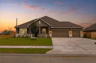 12406 Old Fashion Cir, Mont Belvieu, TX 77535 - Photo 1