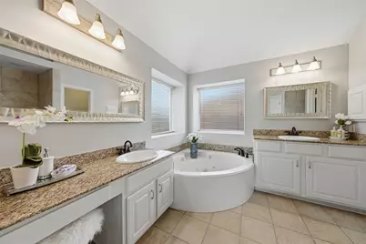 12307 Green Trails Drive, Stafford, TX 77477 - Photo 15