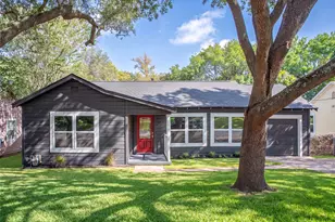 805 E Tom Green St, Brenham, TX 77833 - Photo 1