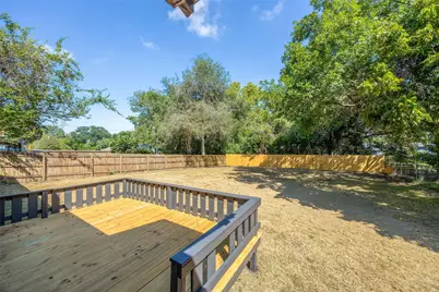 805 E Tom Green Street, Brenham, TX 77833 - Photo 19