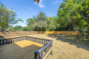 805 E Tom Green St, Brenham, TX 77833 - Photo 19