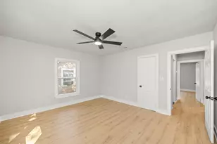 805 E Tom Green St, Brenham, TX 77833 - Photo 15
