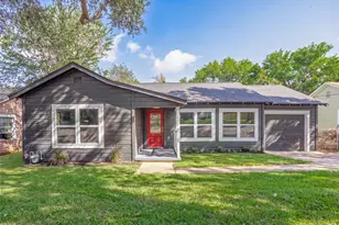 805 E Tom Green St, Brenham, TX 77833 - Photo 5