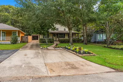 1745 E Pine Lake Circle, Conroe, TX 77316 - Photo 11